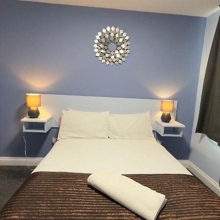 The Terrace Lodge Hotel Yeovil Kültér fotó