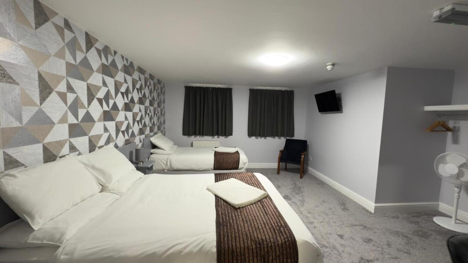 The Terrace Lodge Hotel Yeovil Kültér fotó