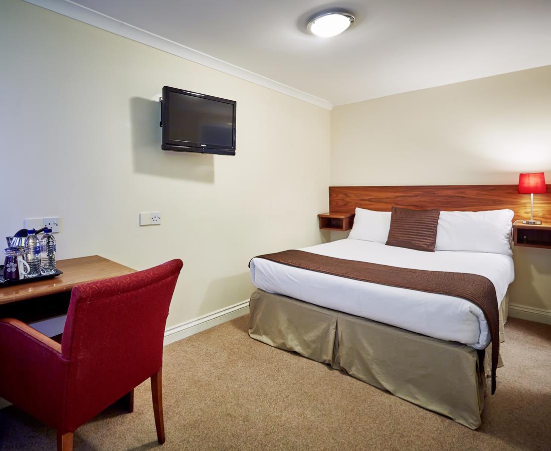 The Terrace Lodge Hotel Yeovil Kültér fotó